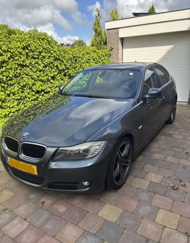 BMW 3 series 2009-10