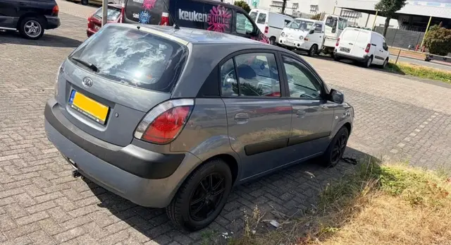 Kia Rio 2006