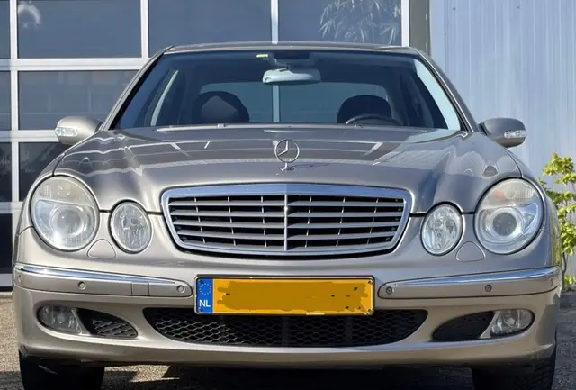 Mercedes E320