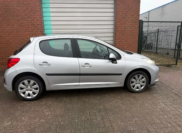 Peugeot 207
